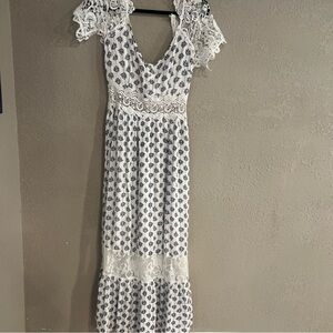 Joyfolie White  Patterned Maxi Dress Small Lace detail Beautiful Viscose EUC